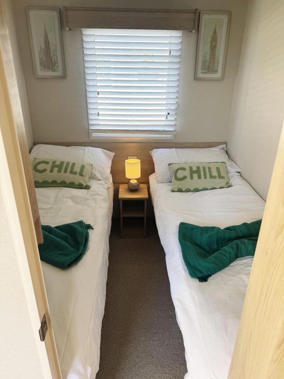 Meadowside Caravan Hire Haven Kent Coast * Allhallows