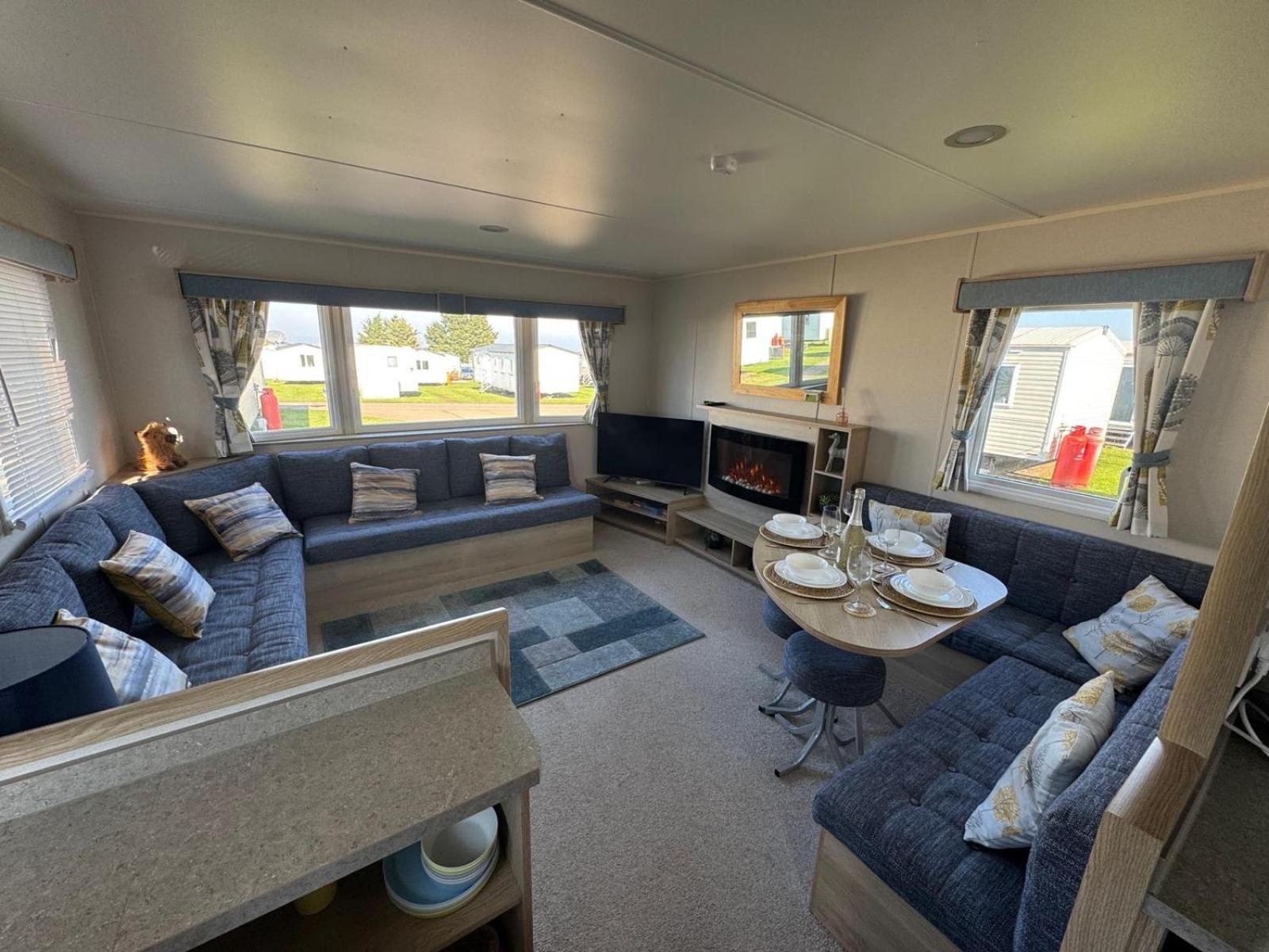 Meadowside Caravan Hire Haven Kent Coast Holiday home *