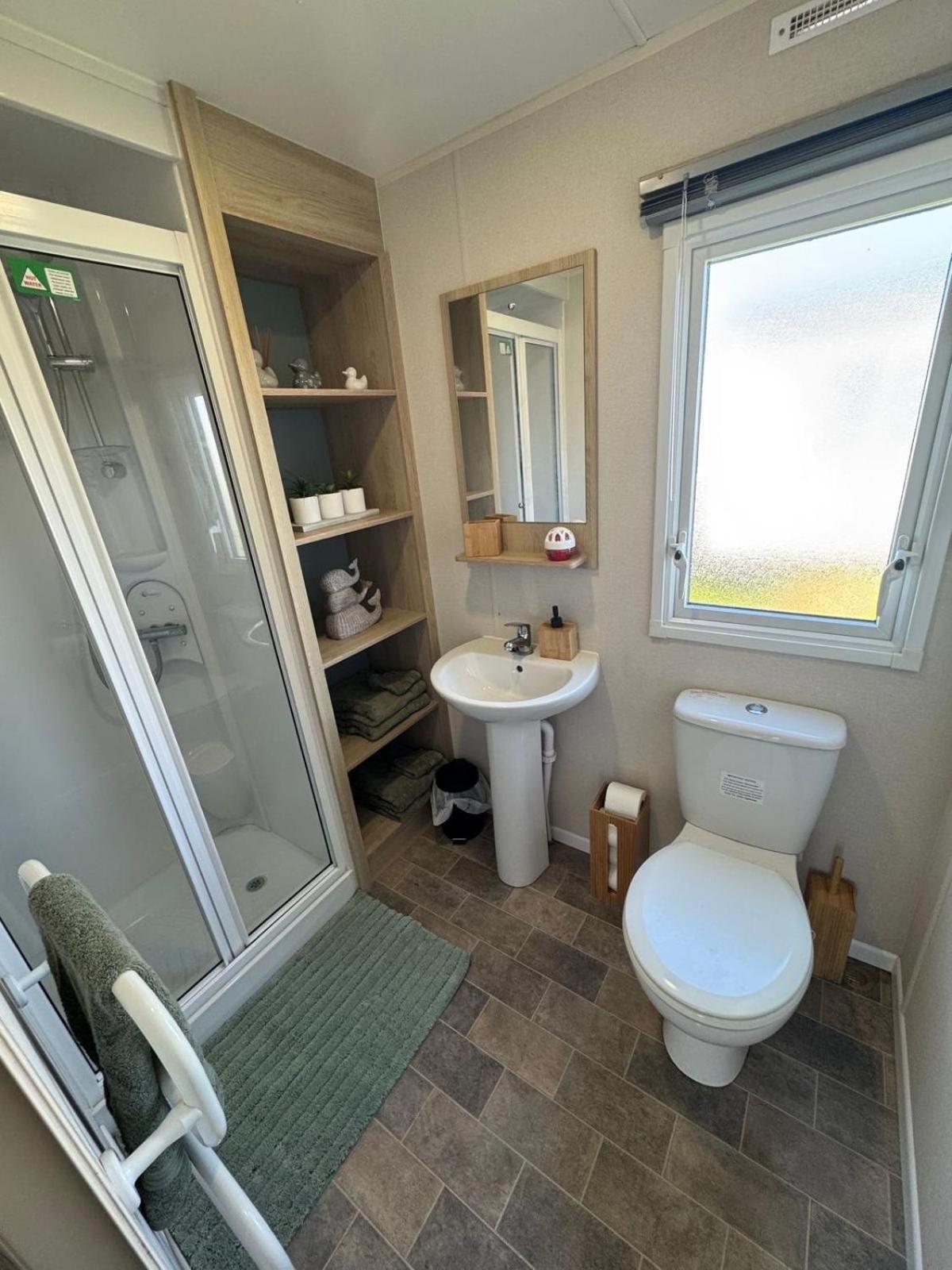 Meadowside Caravan Hire Haven Kent Coast Allhallows
